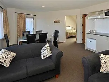 Twin Peaks Lakeside Inn Tauposee 3*,  Neuseeland
