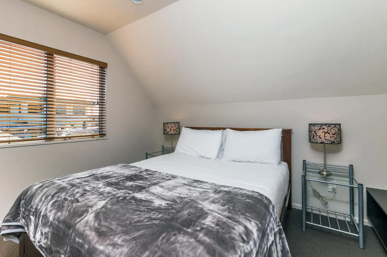 Twin Peaks Lakeside Inn Taupo Motel