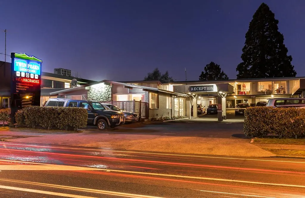 Twin Peaks Lakeside Inn Taupomeer