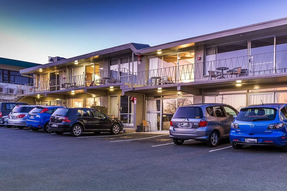 Twin Peaks Lakeside Inn Taupo New Zealand