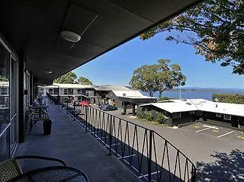 Twin Peaks Lakeside Inn Taupo New Zealand